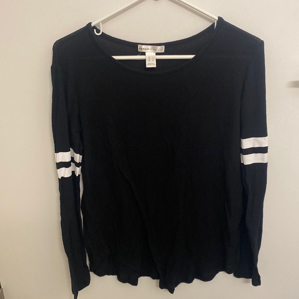 URBAN HERITAGE- SIZE L LONG SLEEVE T SHIRT BLACK W/ WHITE STRIPES LIGHTLY WORN